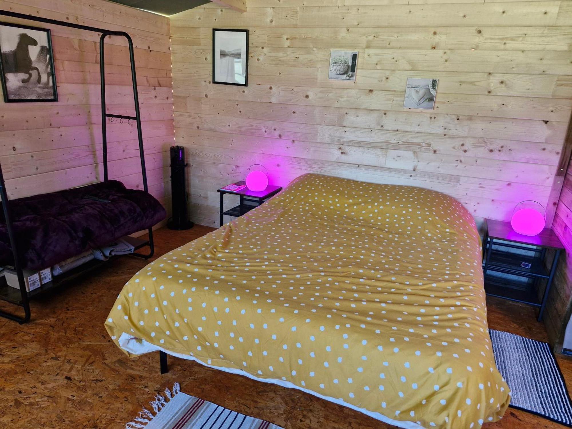 La Cabane Des Lucioles Saint-Julien-Boutieres Exteriör bild