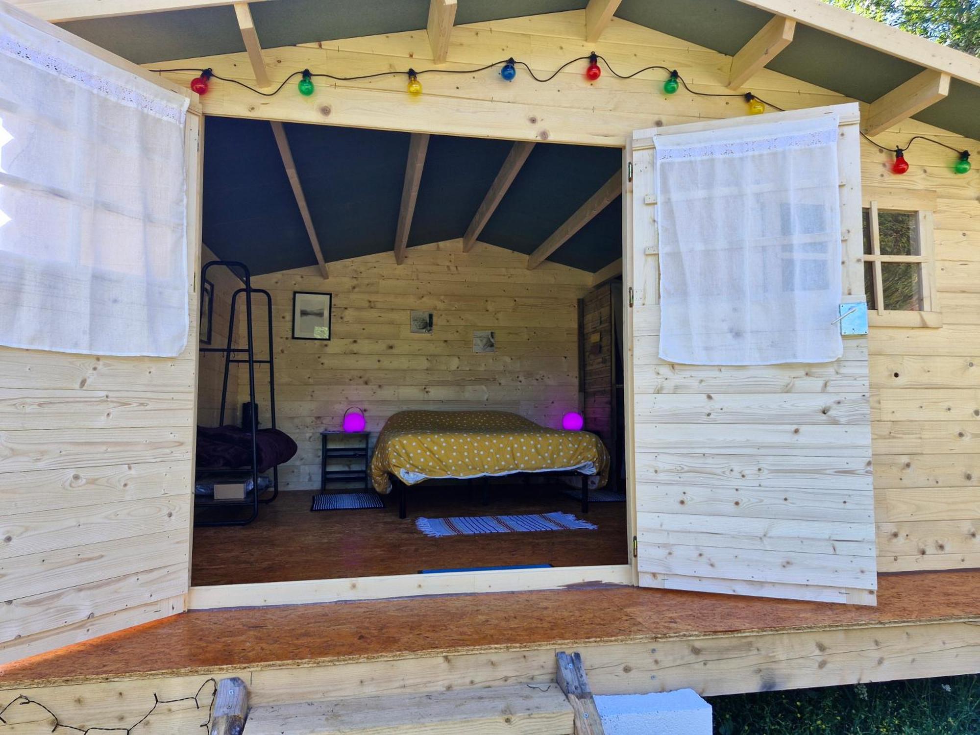 La Cabane Des Lucioles Saint-Julien-Boutieres Exteriör bild